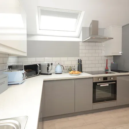 Froghall Luxury Suites- Close To City Centre- Free Parking *