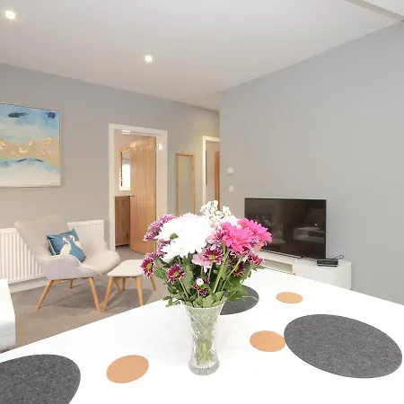 Froghall Luxury Suites- Close To City Centre- Free Parking