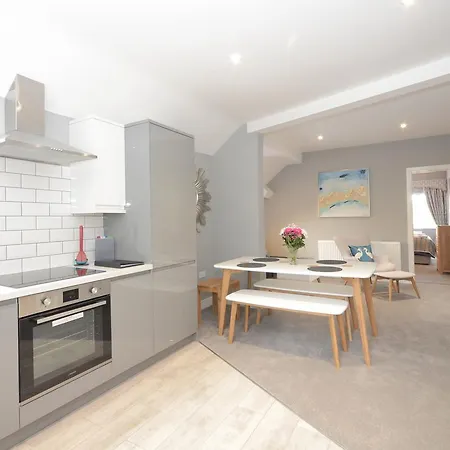 Froghall Luxury Suites- Close To City Centre- Free Parking