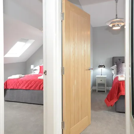 Apartamento Froghall Luxury Suites- Close To City Centre- Free Parking