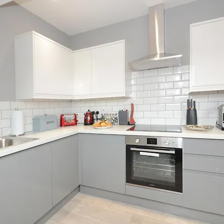 Froghall Luxury Suites- Close To City Centre- Free Parking