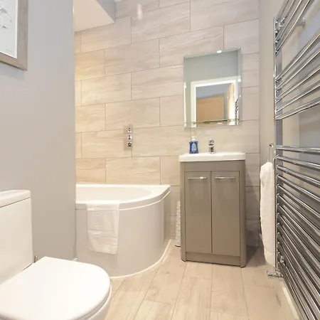Froghall Luxury Suites- Close To City Centre- Free Parking Daire