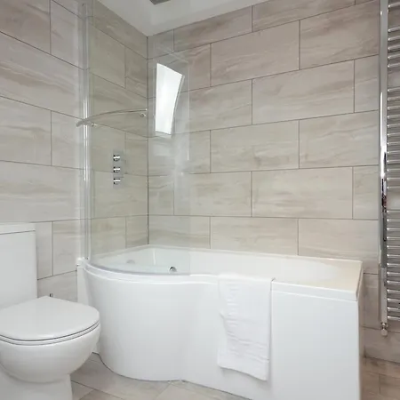 Froghall Luxury Suites- Close To City Centre- Free Parking