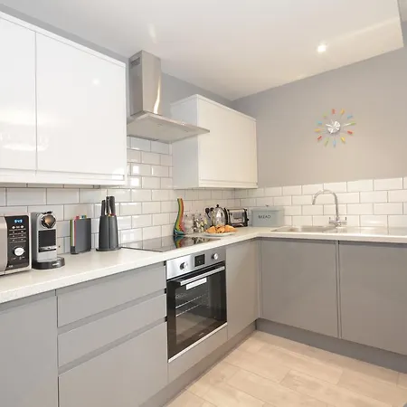 Froghall Luxury Suites- Close To City Centre- Free Parking Apartamento